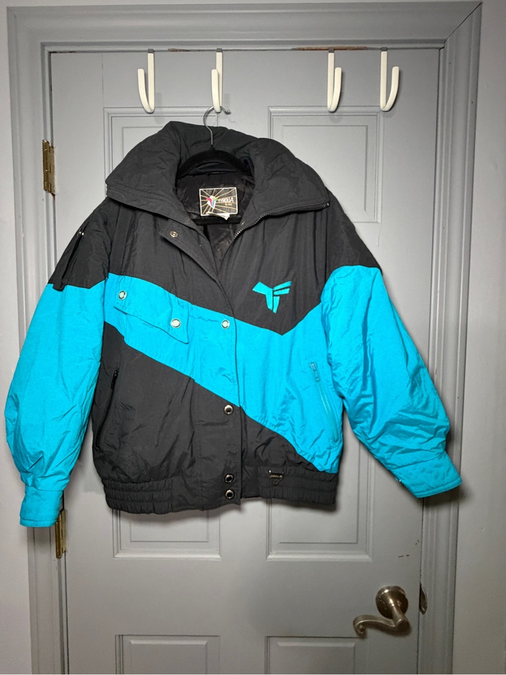 Vintage 80’s 90’s Black & Teal Colorblock Puffer Ski Jacket